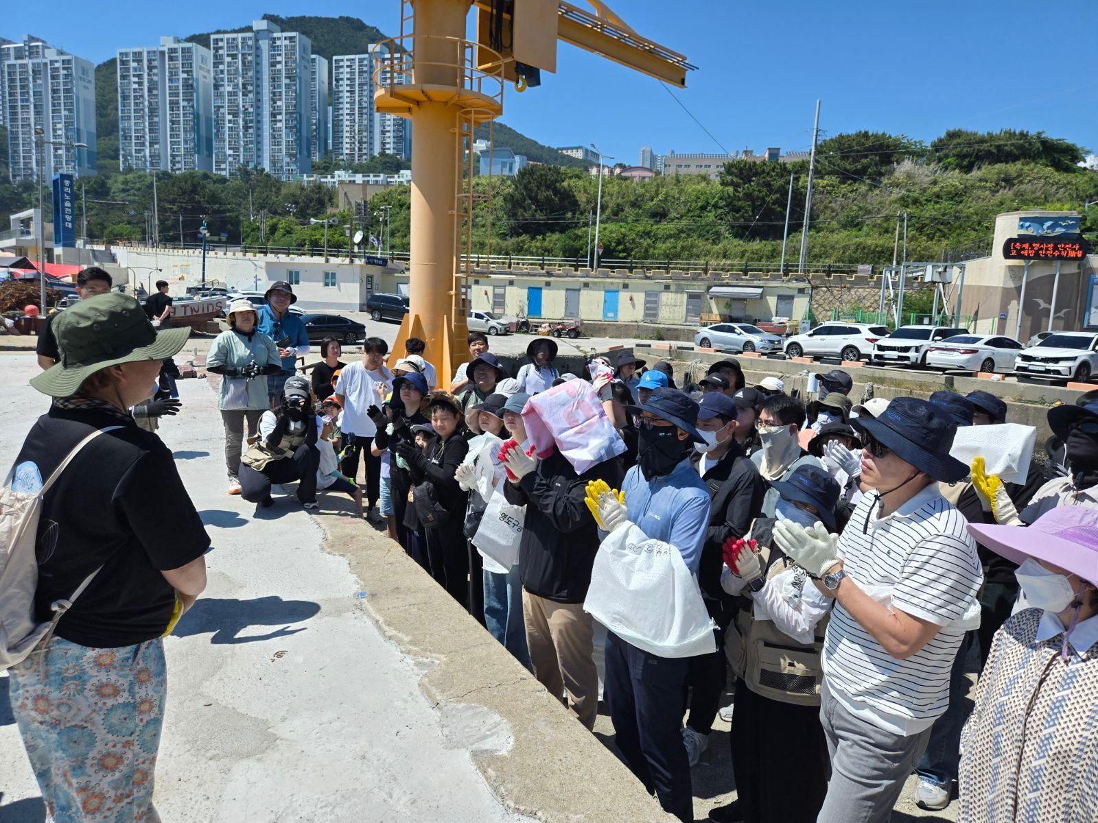 함께 만드는 깨끗한 해변! 26바다의날 해변 플로깅(부산 영도 중리노을전망대) 65