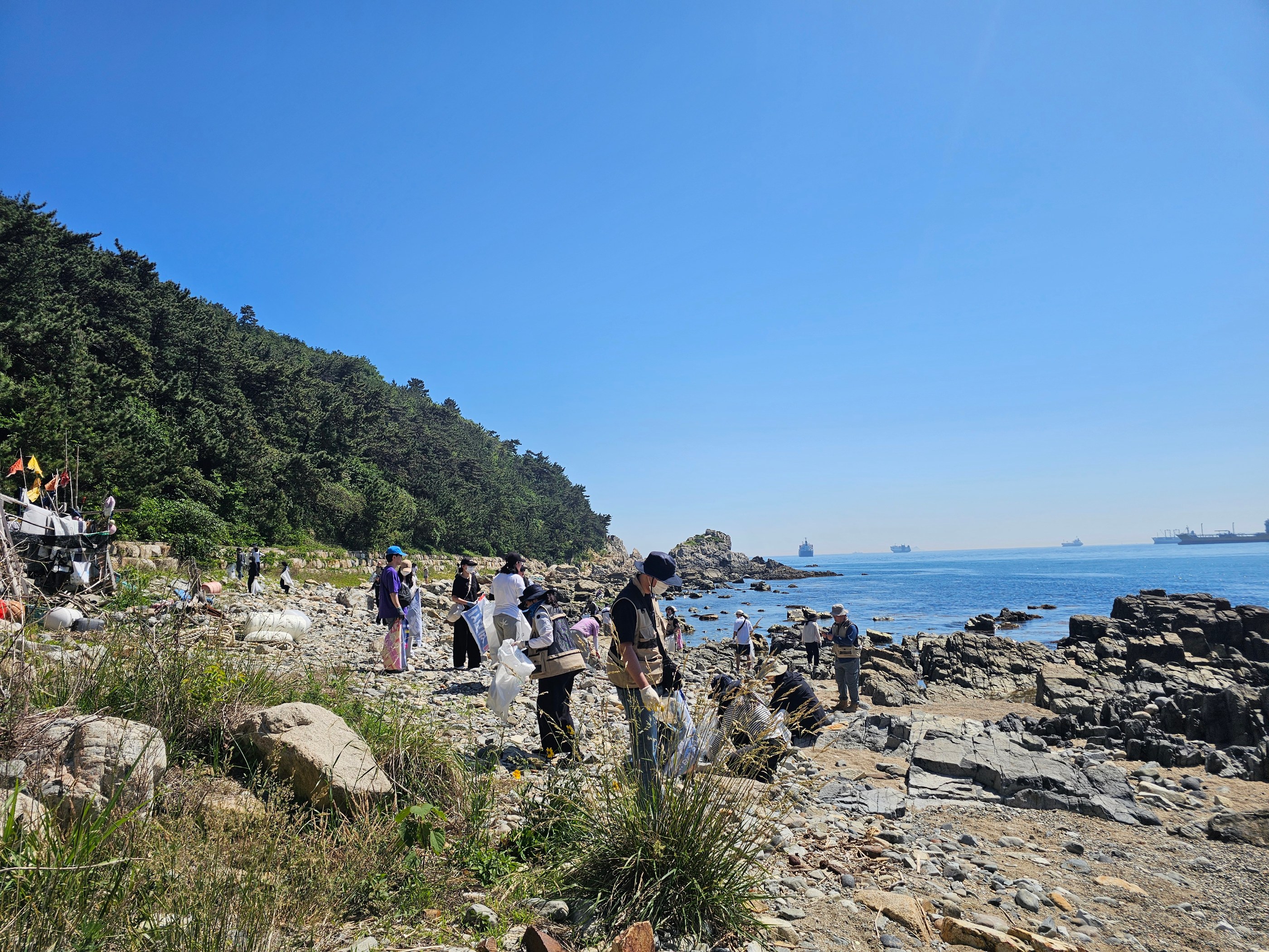 함께 만드는 깨끗한 해변! 26바다의날 해변 플로깅(부산 영도 중리노을전망대) 37