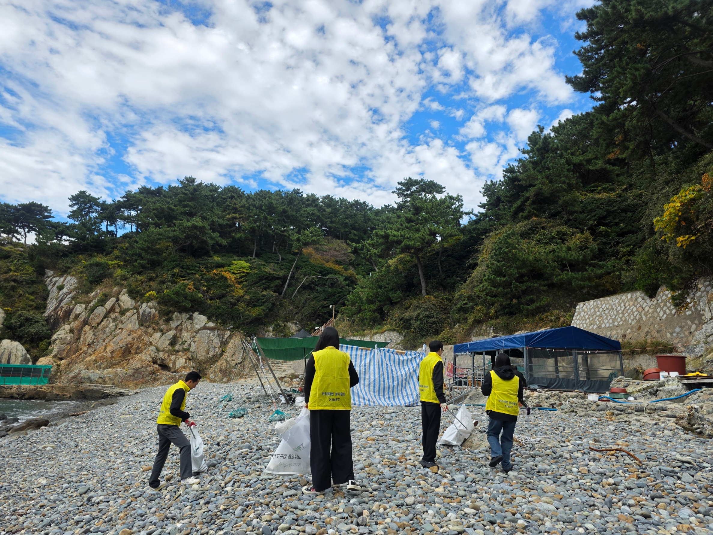 바다를 위해 함께 움직였던 시간만큼 서로에 대한 신뢰와 책임감을 깊게 느낀 뜻깊은 활동 6