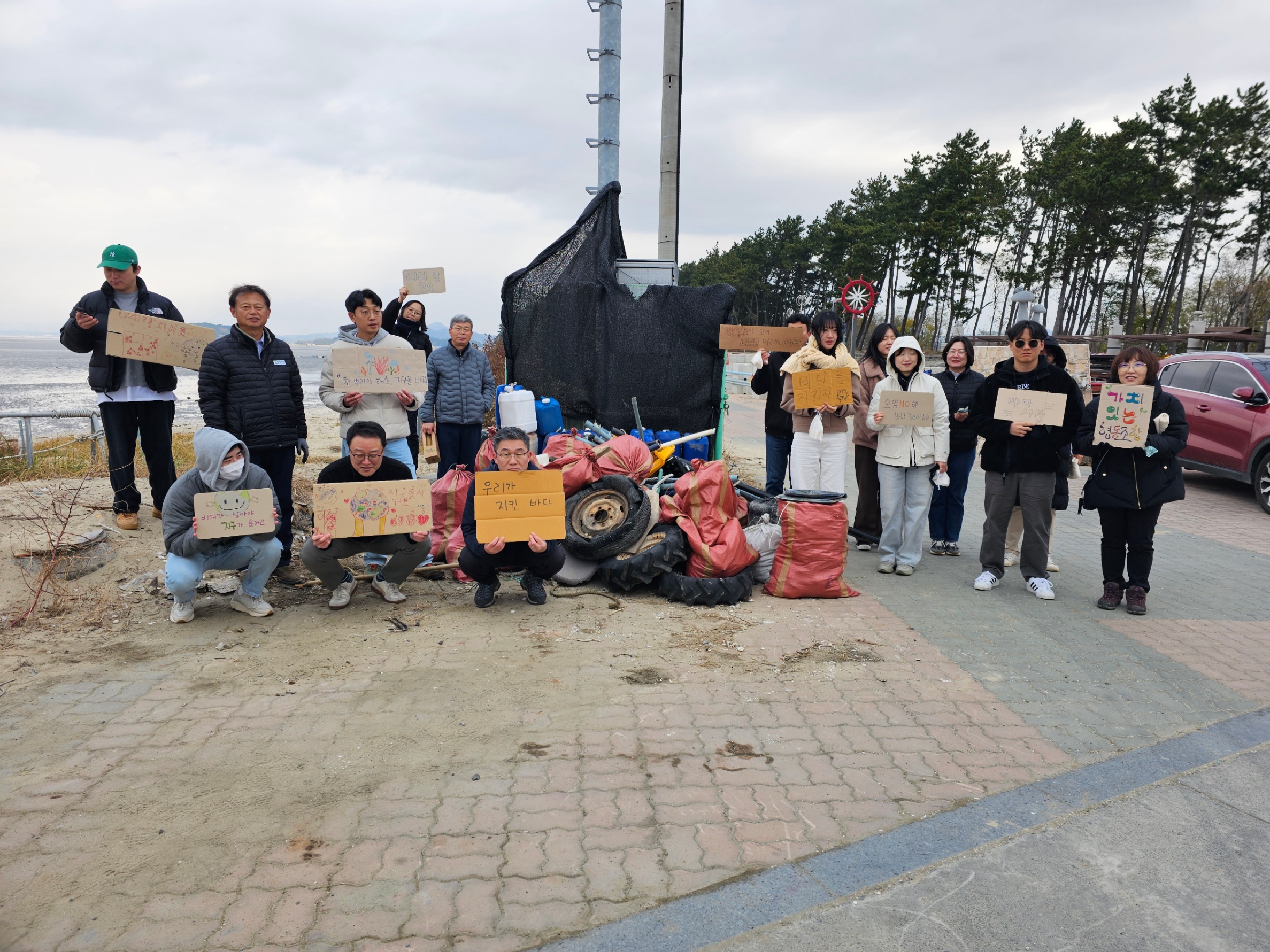 우리의 작은 행동이 바다를 직접적으로 변화시키고, 이 소중한 생태계를 꾸준히 돌보는 것이 미래를 지키는 가장 중요한 책임임을 절감하게 된 소중한 경험이었습니다. 2