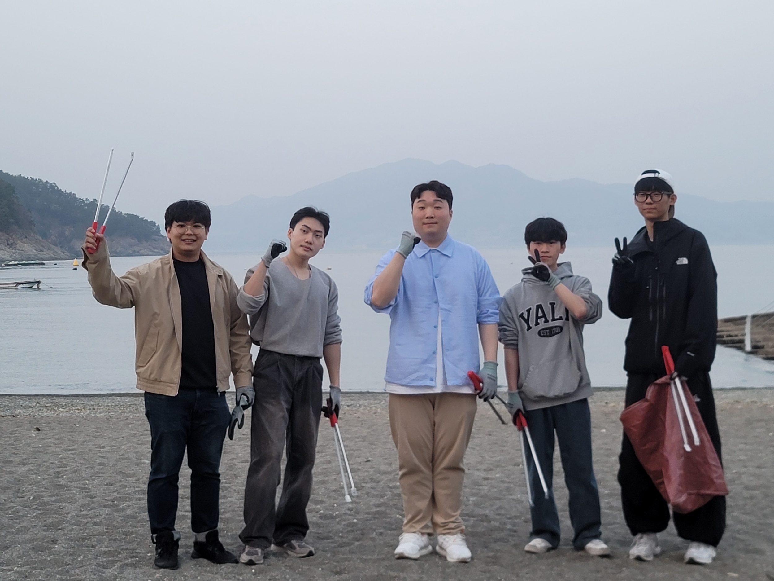 검은 모래 해변, 붉은 노을, 그리고 책임 18