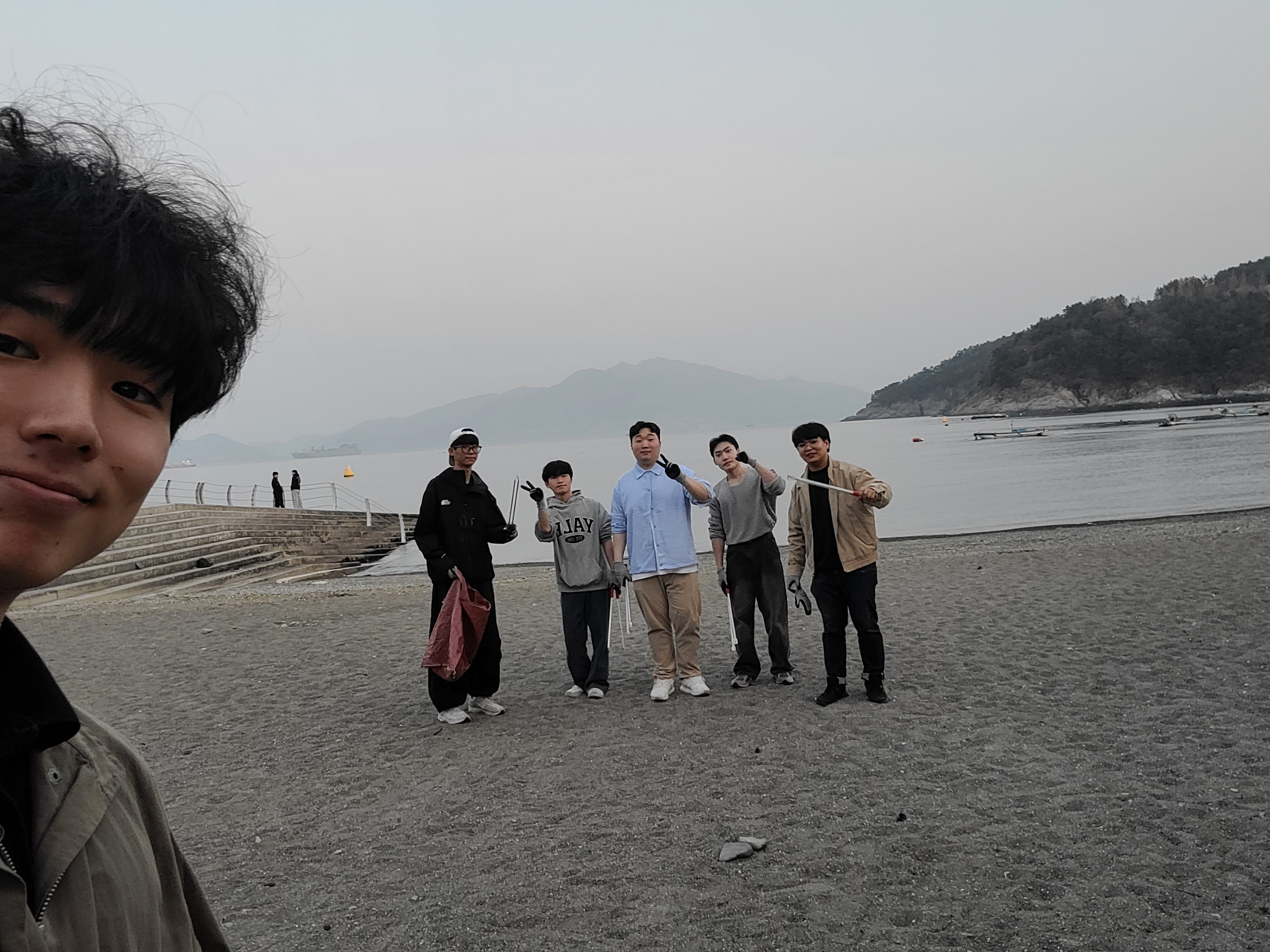 검은 모래 해변, 붉은 노을, 그리고 책임 1