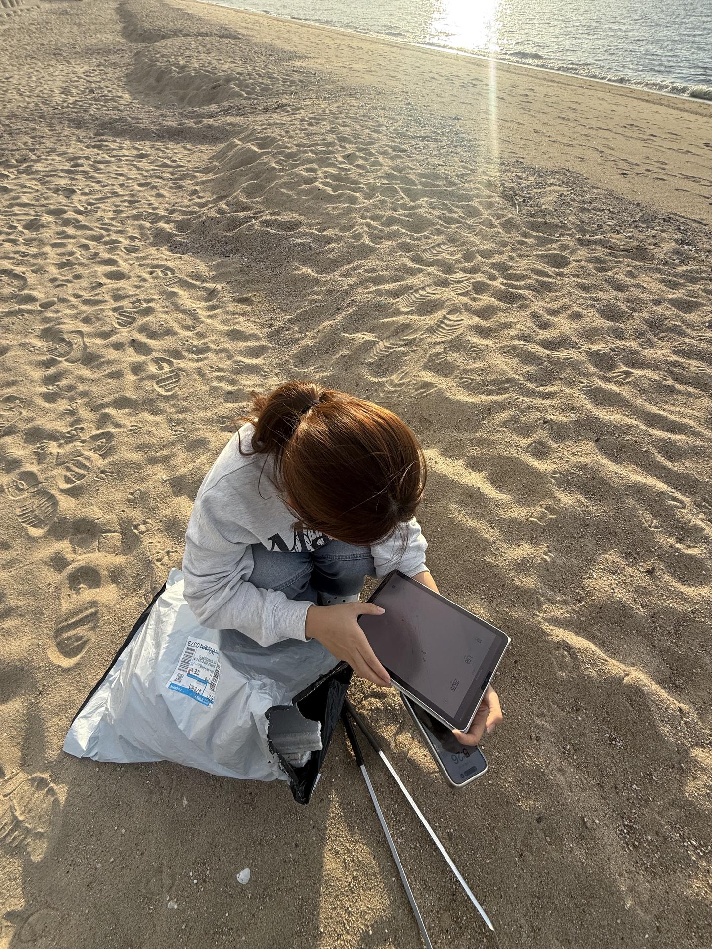 깨끗해 보이는 오이도 해변에서 플로깅 25