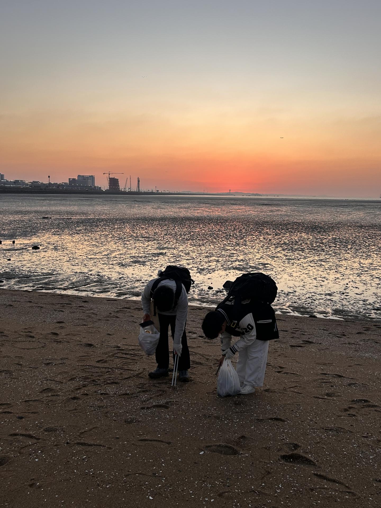 해변 정화를 위한 첫 한걸음 7