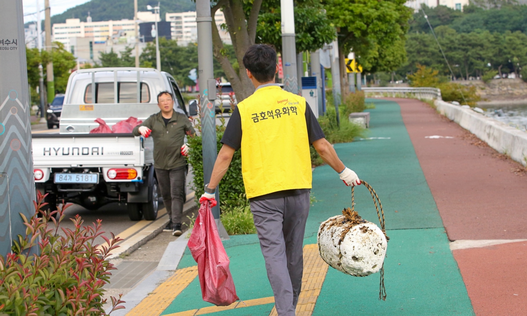 금호석유화학(주) 여수공장 직원분들께서 힘을 모아 만든 깨끗한 해변  5