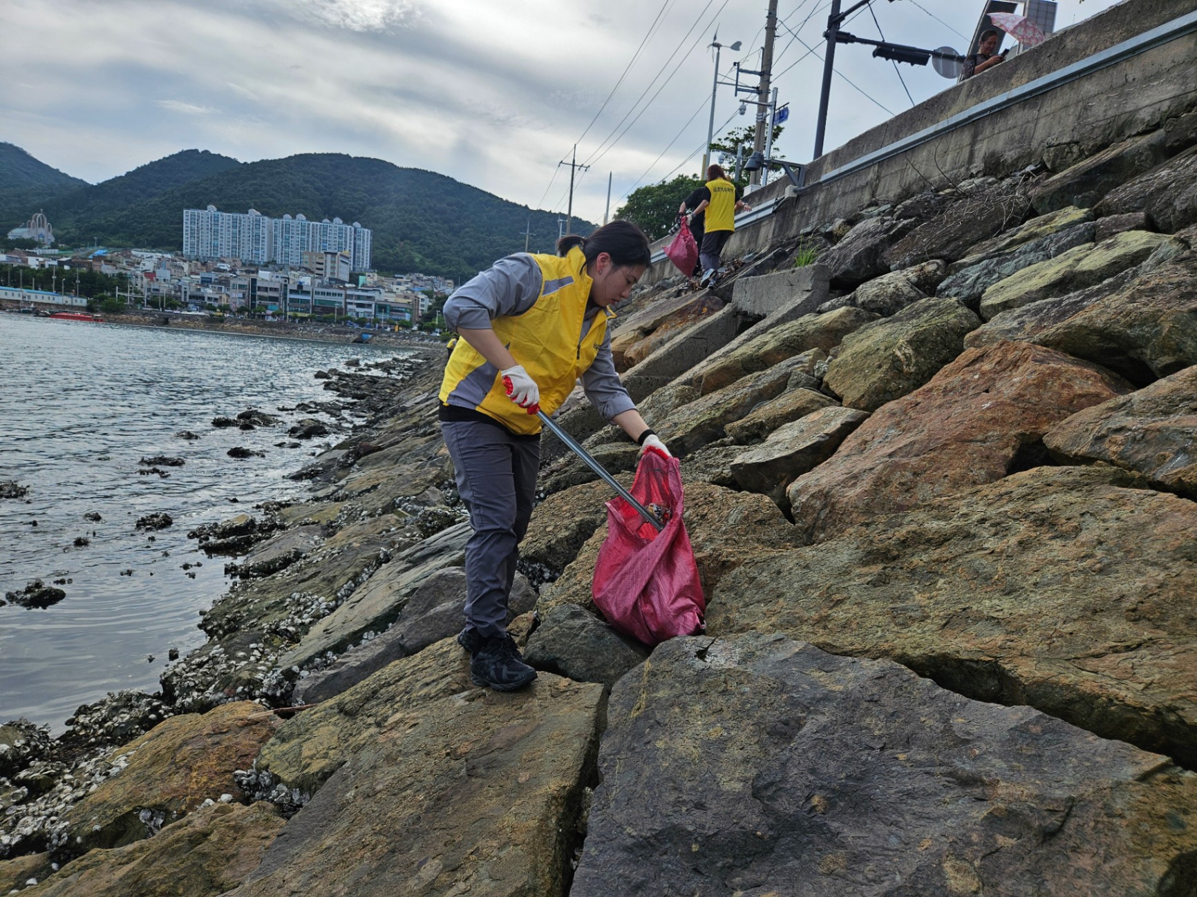 금호석유화학팀과 함께한 여수 해양정화활동 5