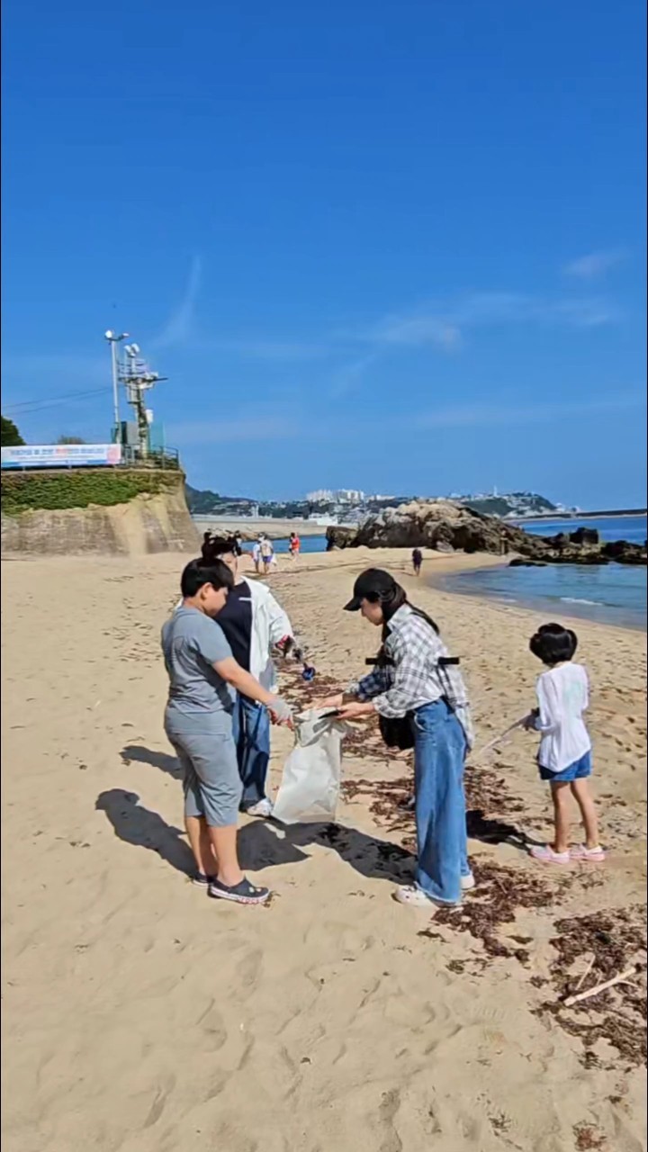 “깨끗해 보였지만, 우리는 그 안을 보았다” 9