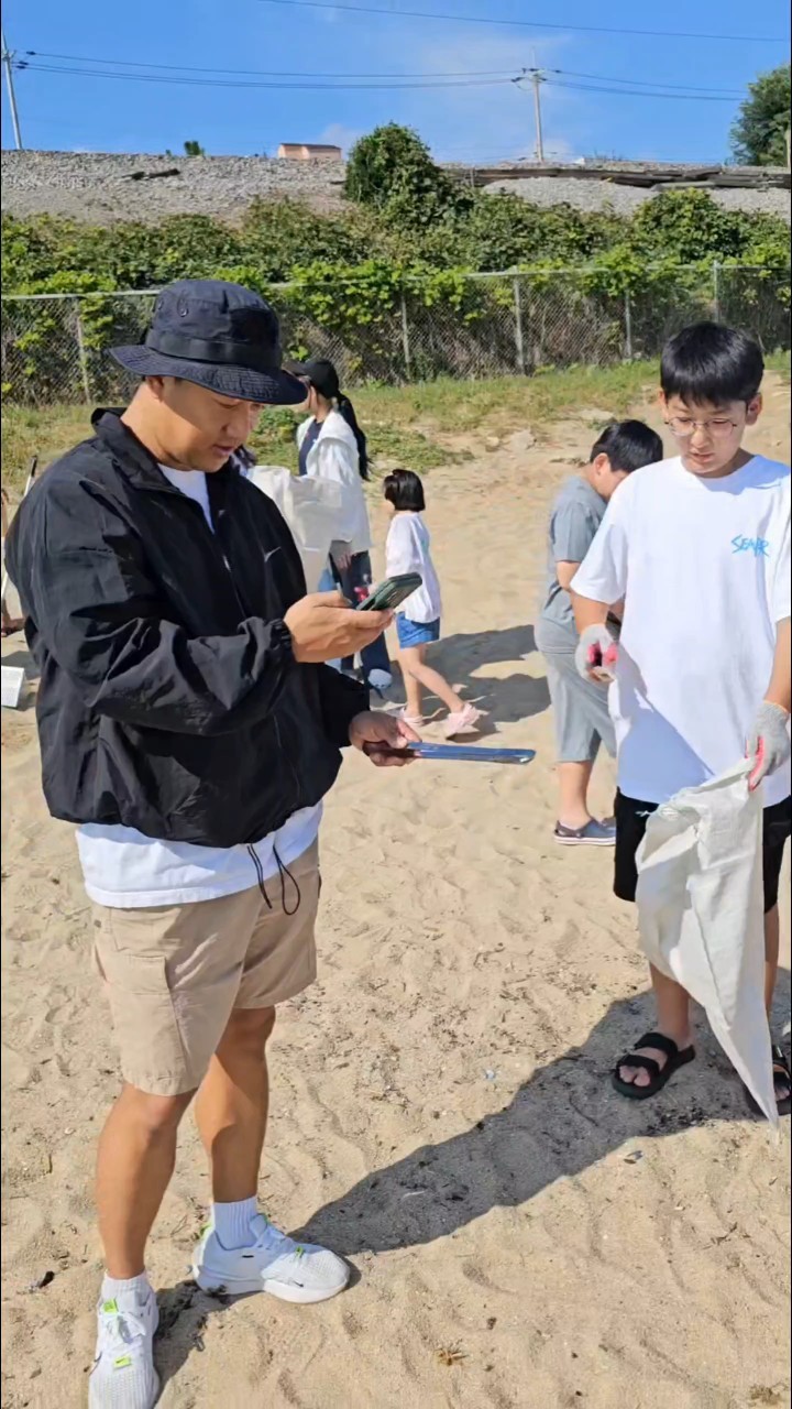 “깨끗해 보였지만, 우리는 그 안을 보았다” 7