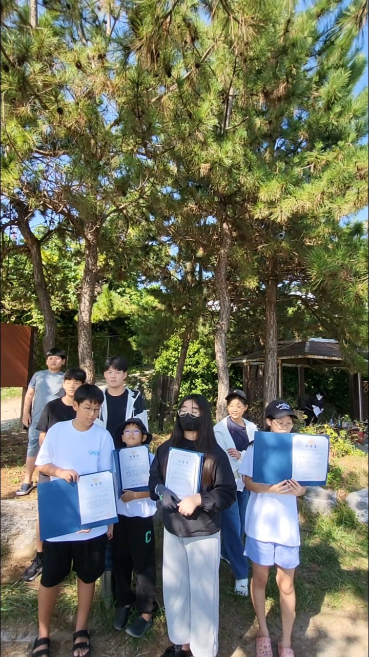 “깨끗해 보였지만, 우리는 그 안을 보았다” 1