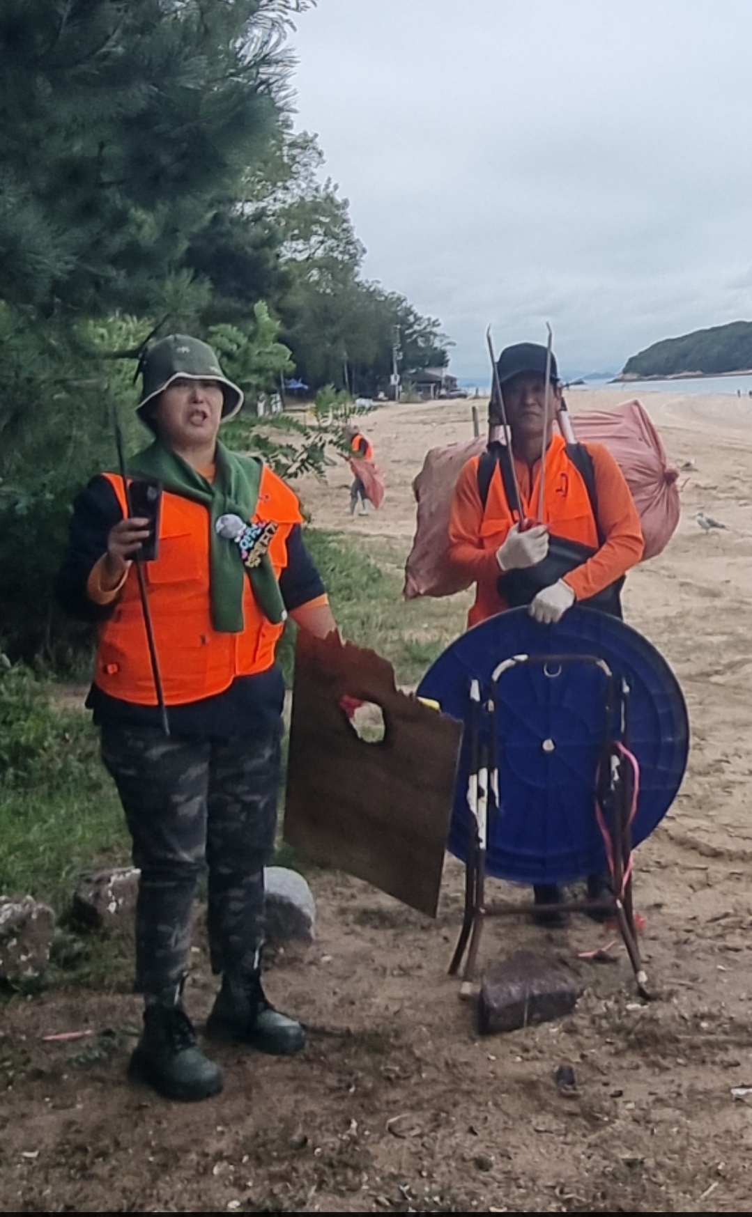 박창근팬카페포그니의
인천실미반려해변 해양정화활동 11