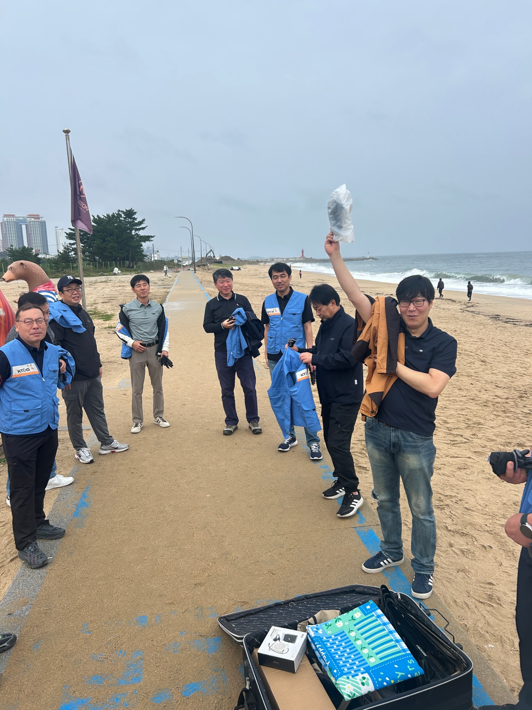 빗속의 정화, KT&G와 함께한 마지막 반려해변 이야기 9